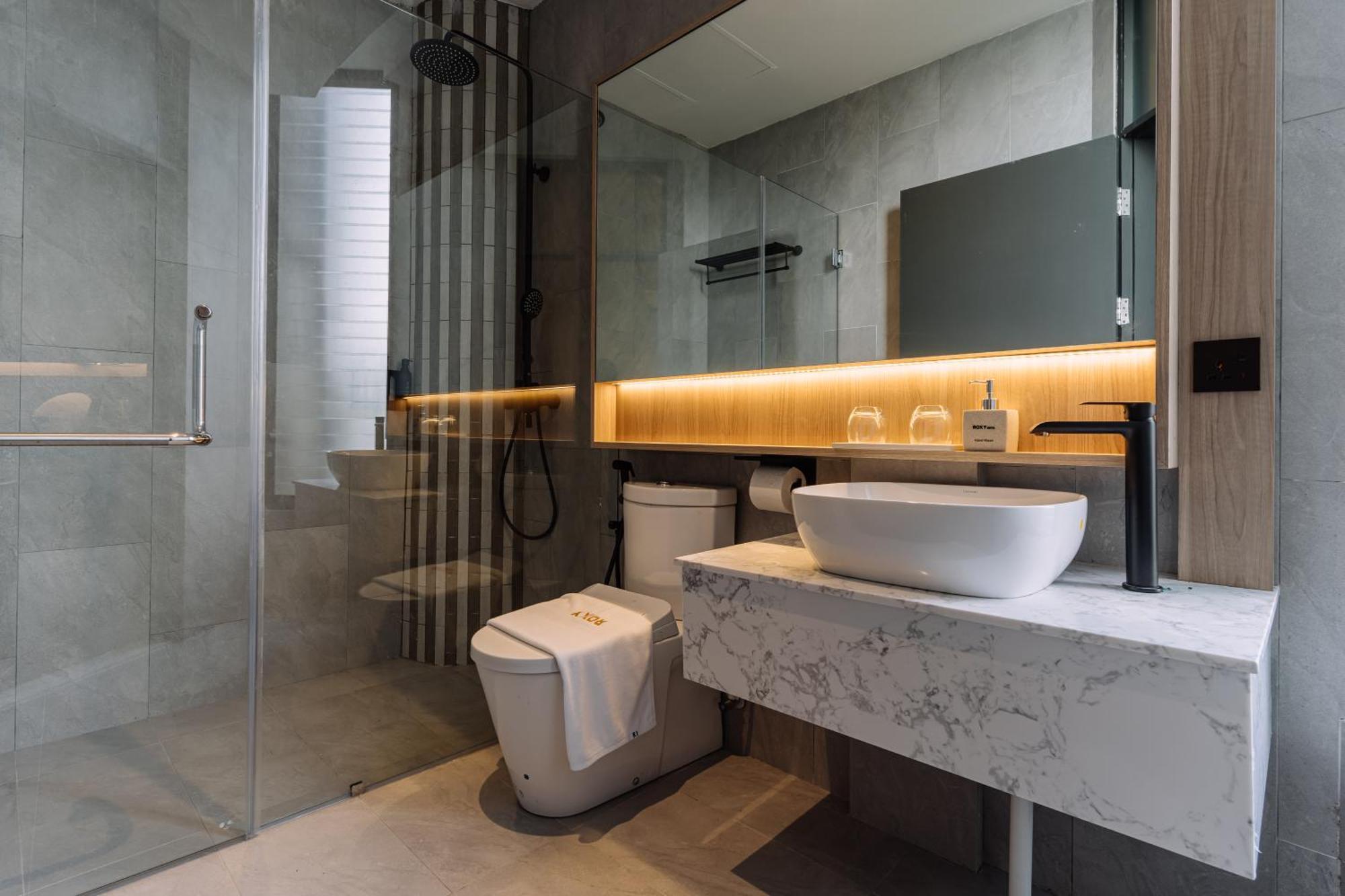 Impiana By Roxy Hotel Kuching Exteriör bild